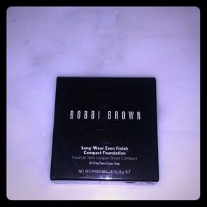 Long-Wear Even Finish Foundation (Color: Sand)